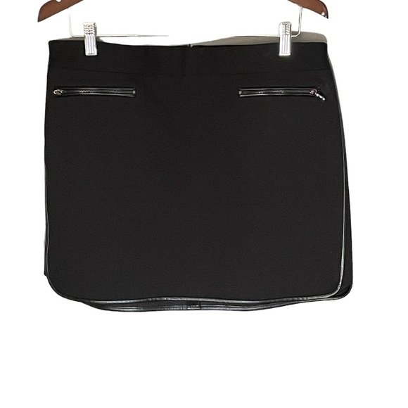White House Black Market Dresses & Skirts - White House Black Market Black Ponte Mini Skirt Size 12P